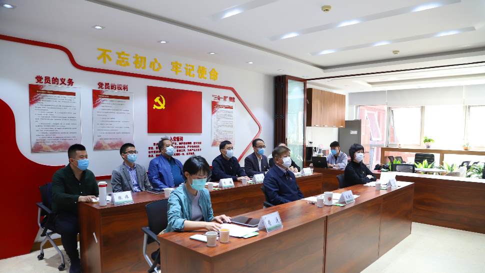 防控动态|王洪元书记参加线上主题班会鼓励学生 “成长不延期”