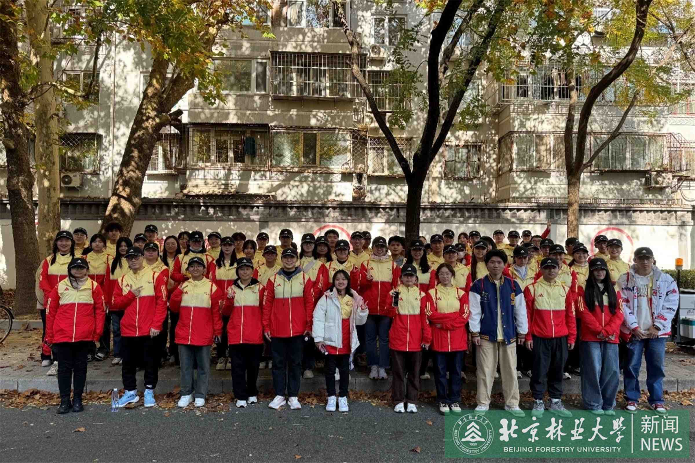 1.志愿者合照.jpg