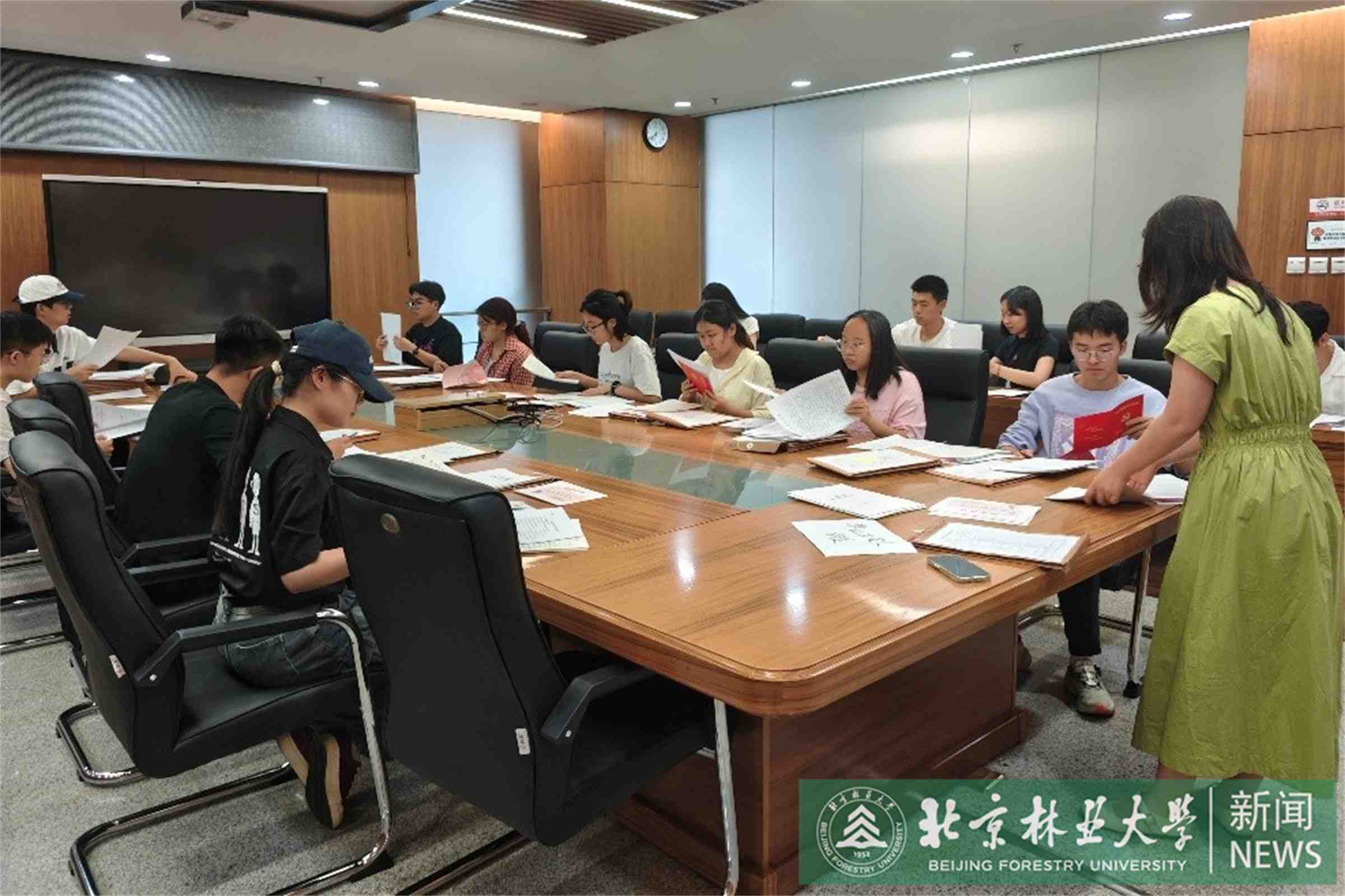工学院开展党支部党务工作系列培训会2.jpg