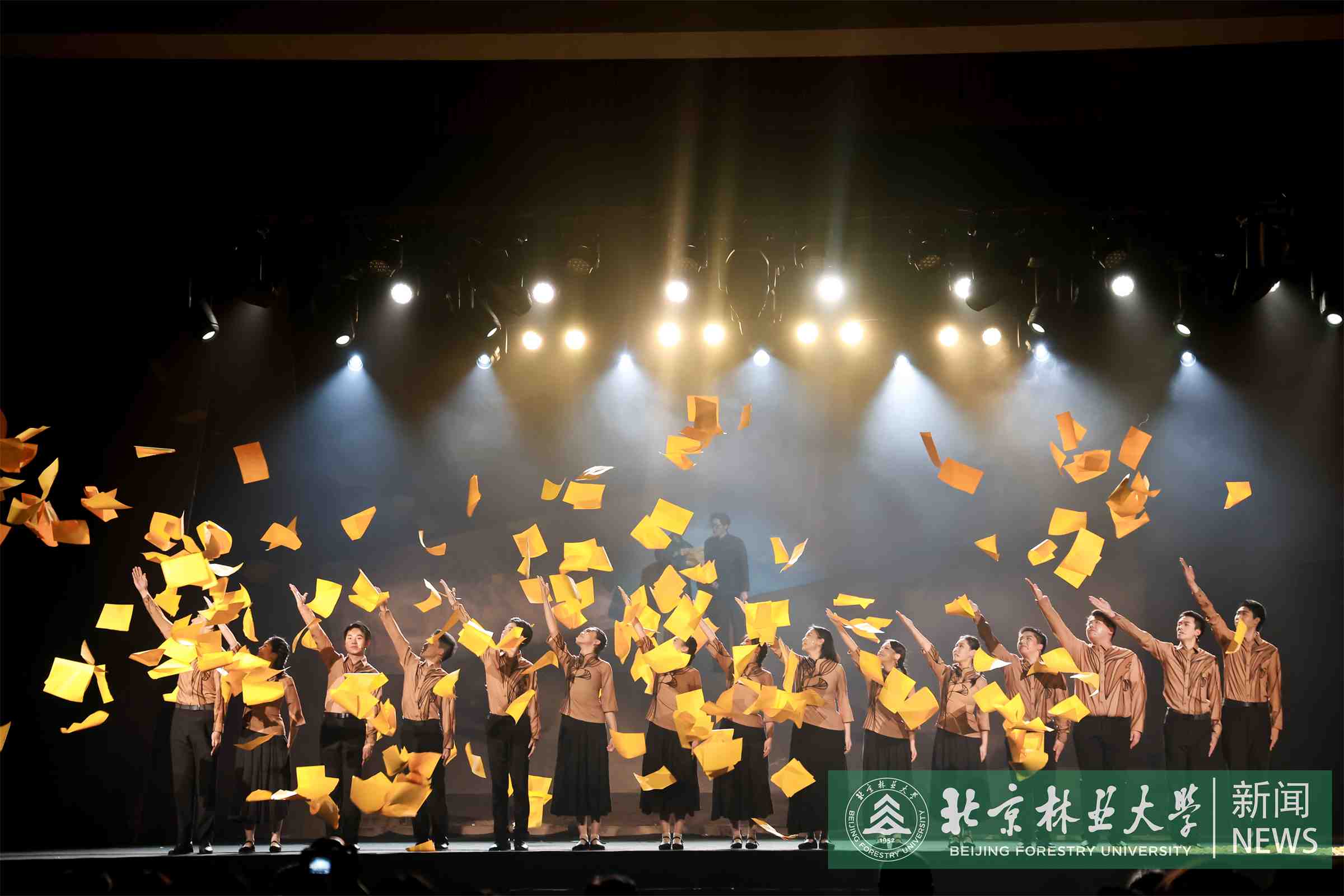 剧照 (2).jpg