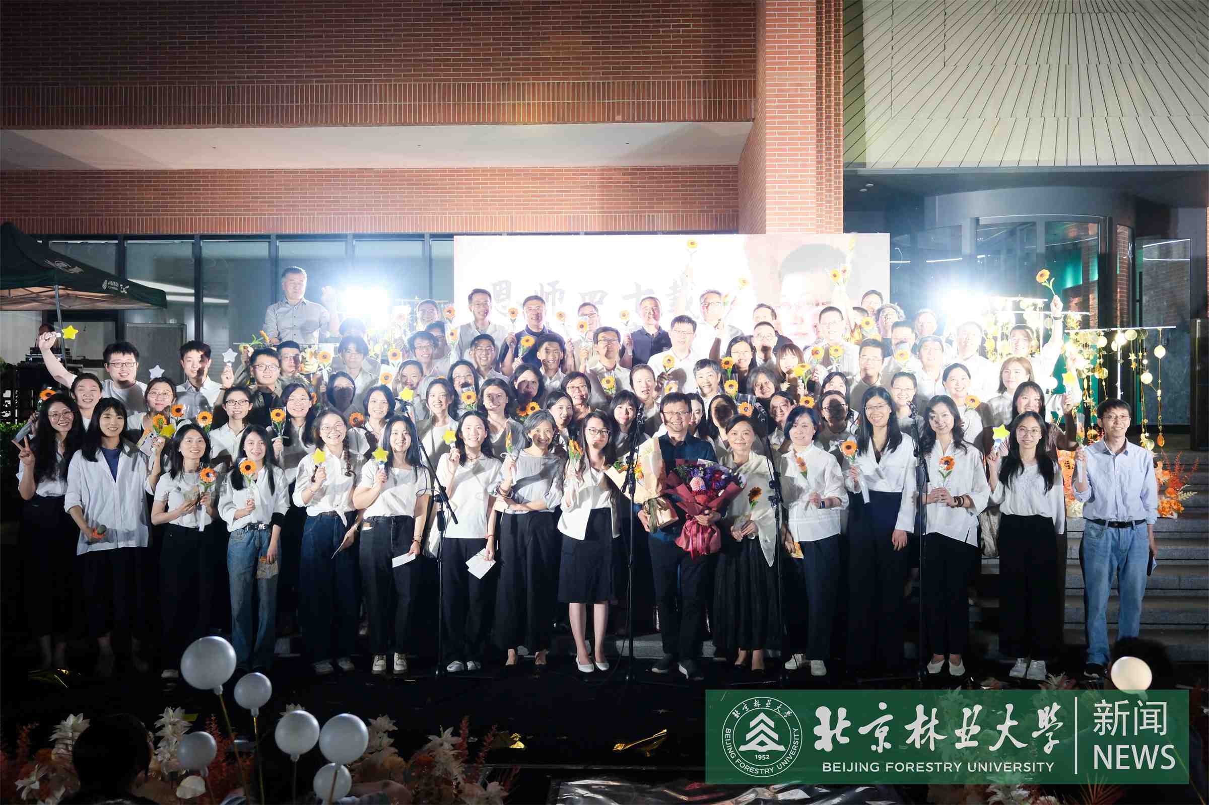 合影2.jpg