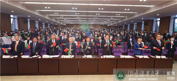 视频新闻第388期：我校隆重召开建校68周年纪念大会